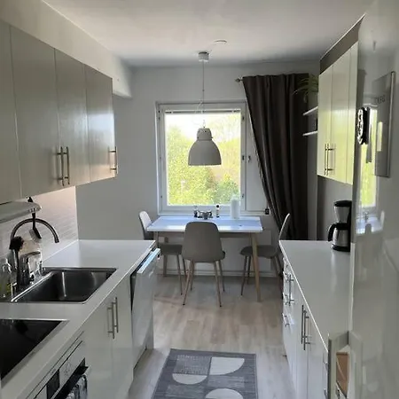 Spacious For 6 People In Good Location 아파트 사본린나