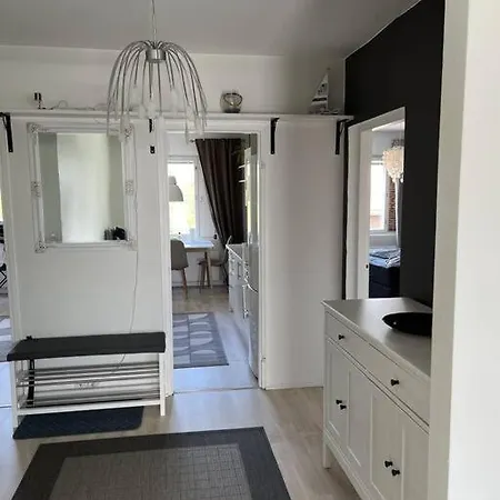 Spacious For 6 People In Good Location 아파트