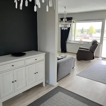 Spacious For 6 People In Good Location 아파트 *